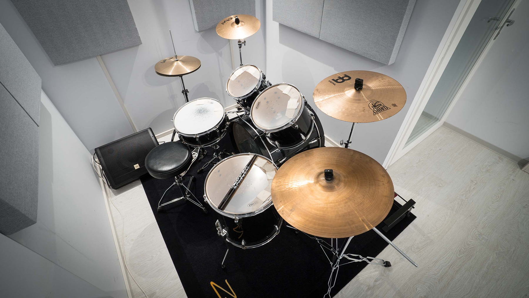 Studio-Miki-60